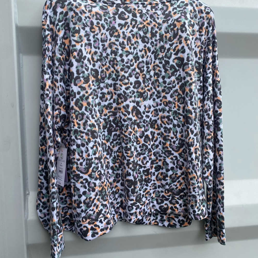 Leopard Print Button-Up Cardigan - Picture 4 of 4